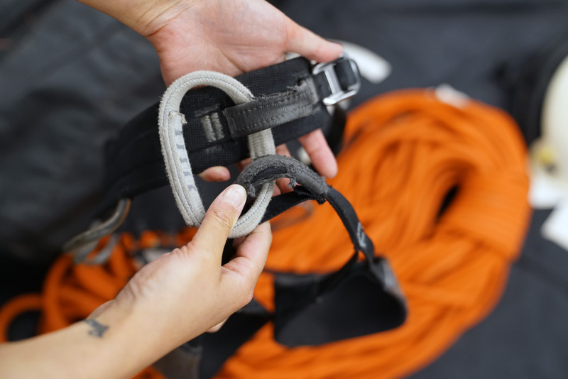 How to mimic an adjustable buckle with rope. 
